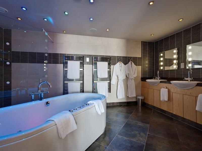 The Suites Hotel & Spa Knowsley - Liverpool By Compass Hospitality المظهر الخارجي الصورة